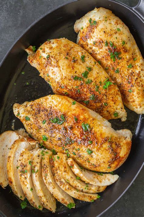 how long to cook boneless chicken breast on grill at 400